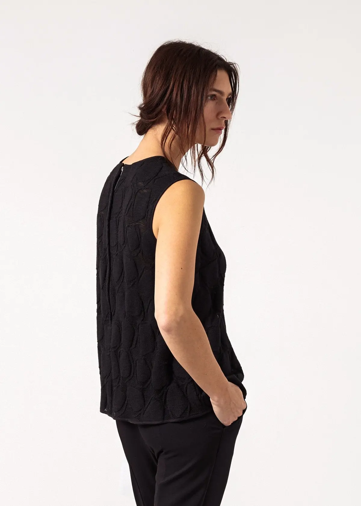 Zip Back Circle Blouse In Black 1