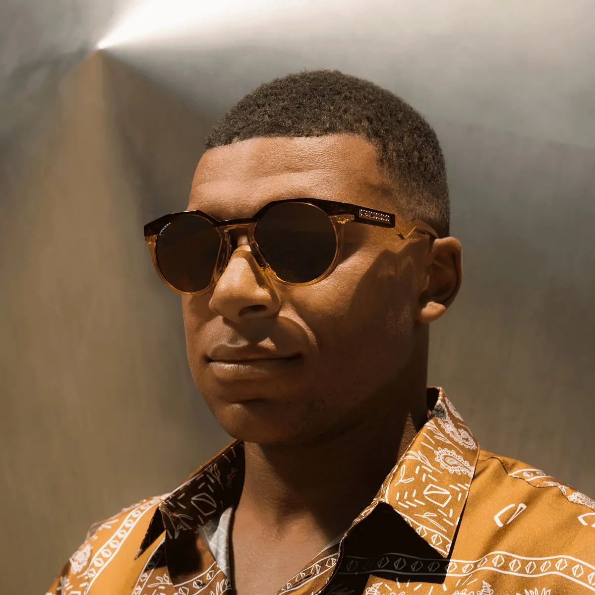 Oakley Kylian Mbappé Signature Series Hstn Prizm Tungsten Lenses Dark Amber/Light Curry Frame 1