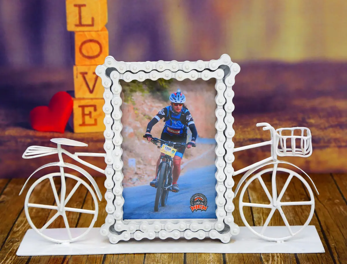Upcycled Bike Chain Photo Frame With Cycle Cotton White Finish 1