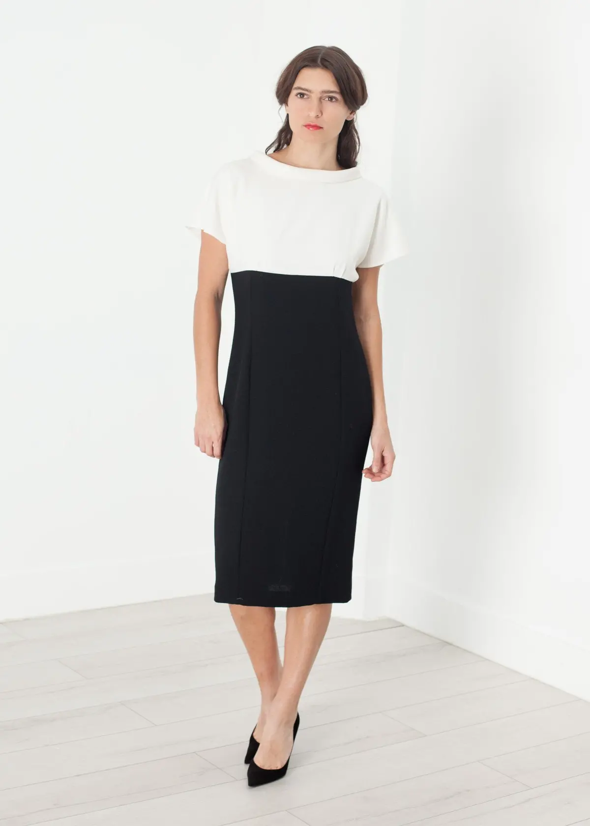 Pearl Fastened Dress In Cream/Black 1