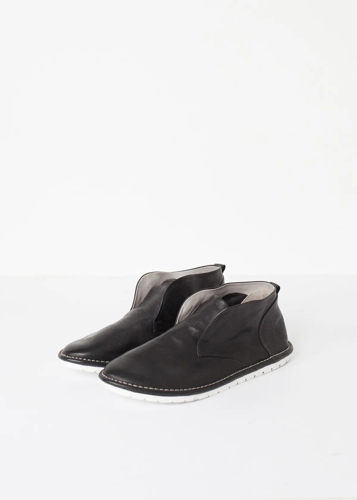 Laceless Sneaker 1