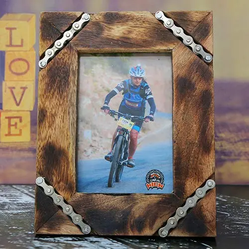 Wooden Photo Frame With Inlaid Upcycled Bike Chain In Corners 1