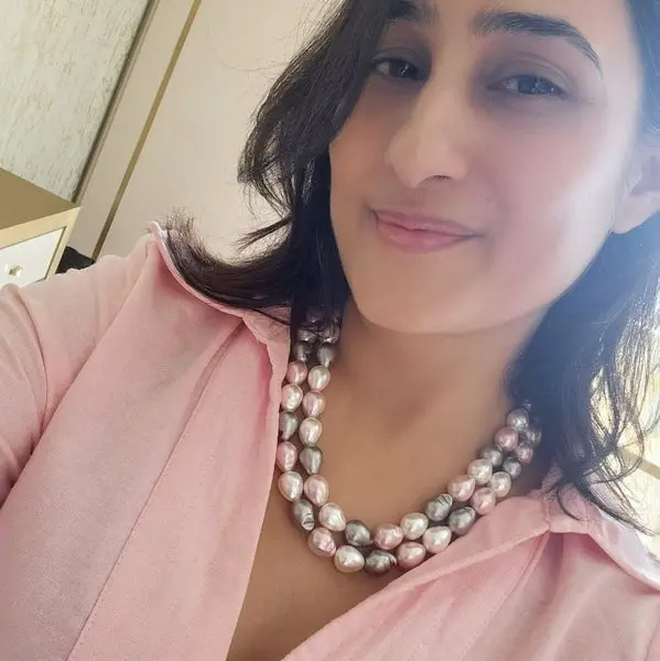 Triple Shades Of Pearl Droplet Necklace 1