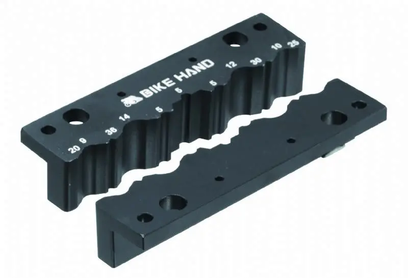 Bike Hand Axle Vise 1