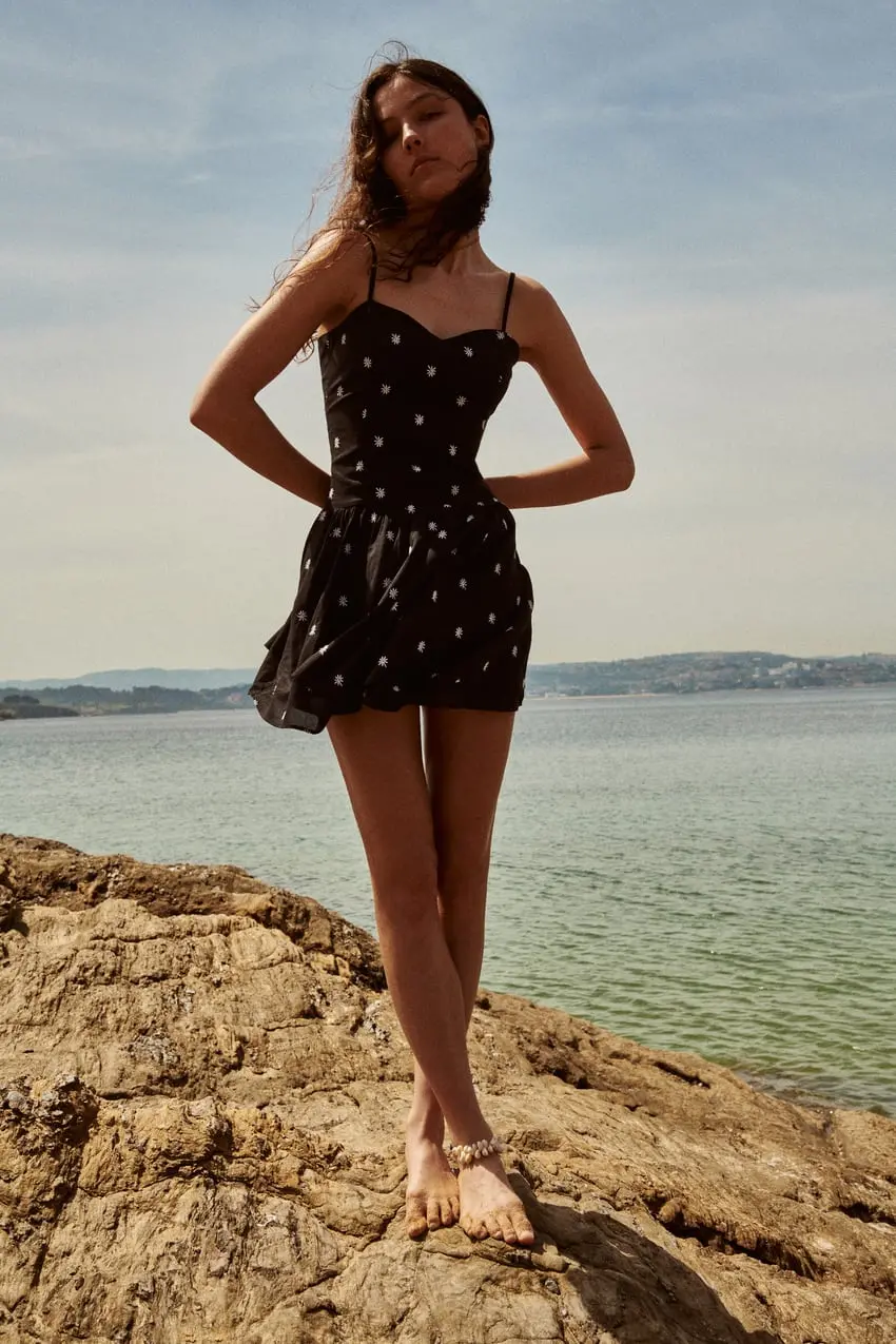 Short Daisy Dress 1