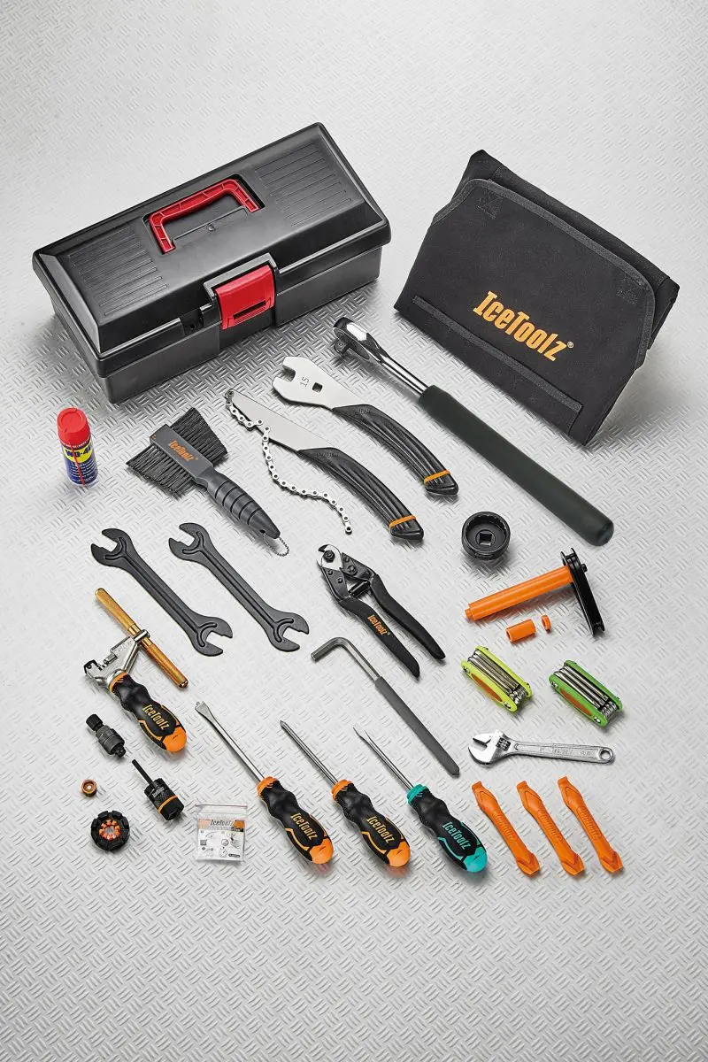 Icetoolz Pro Shop Mechanic Tool Kit 1