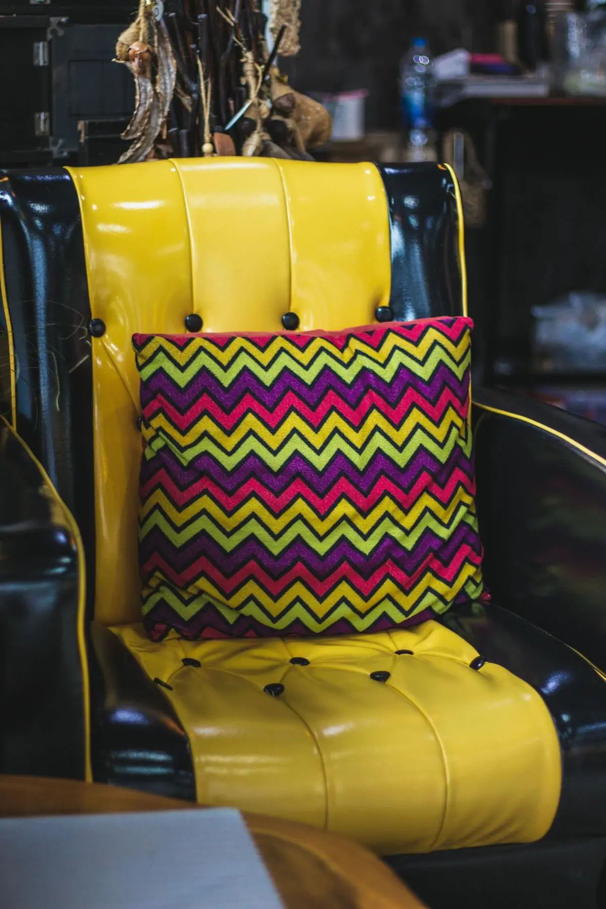 Luxurious Lounge Chairs For Ultimate Style & Comfort 1