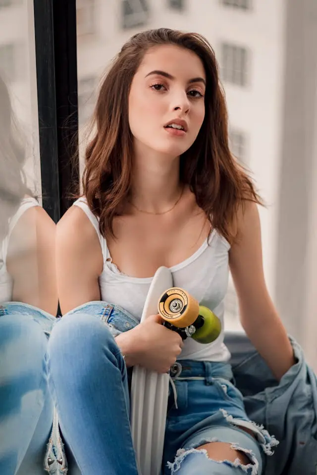 Classic White Sleeveless T-Shirts For Girls 1